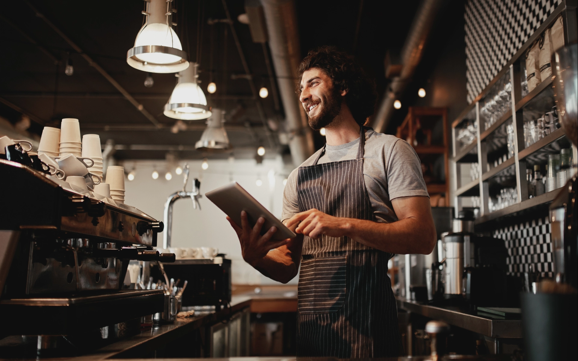 Technologie im Service: Wie Tablets und Apps die Gastronomie verändern